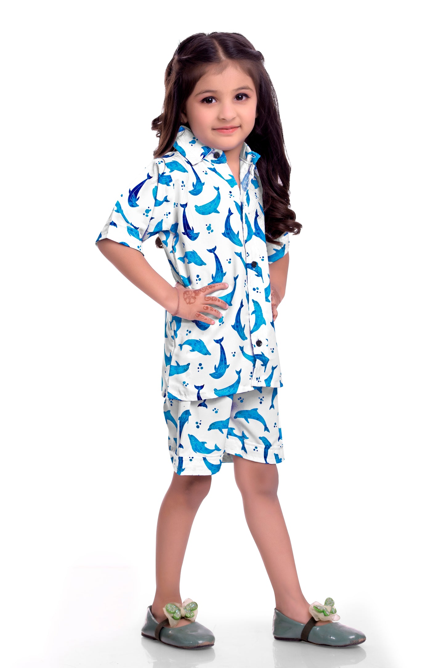 Rayon Unisex Shirt And Shorts in White Color